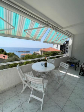 SEA VIEW APARTMENT